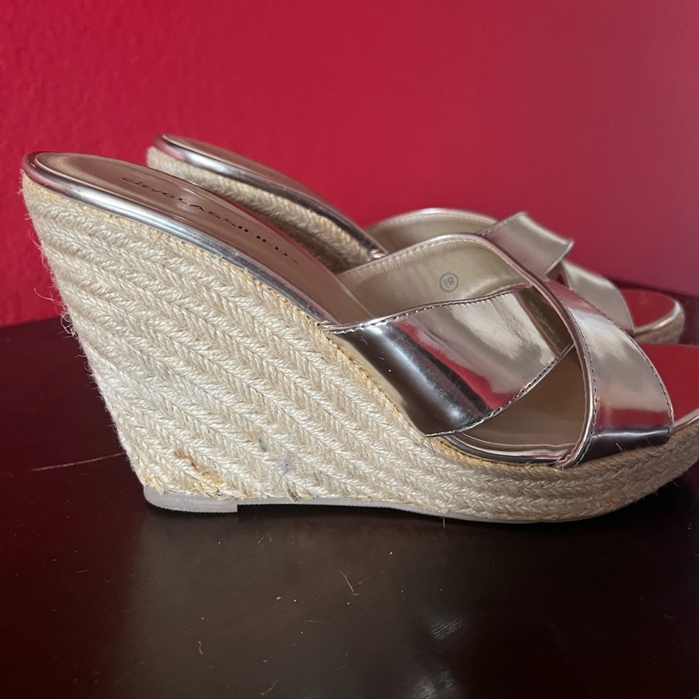 Golden wedges